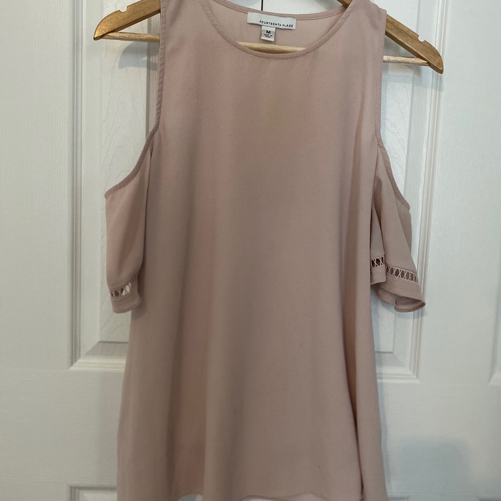 Blush Short Sleeve Cold Shoulder Top M